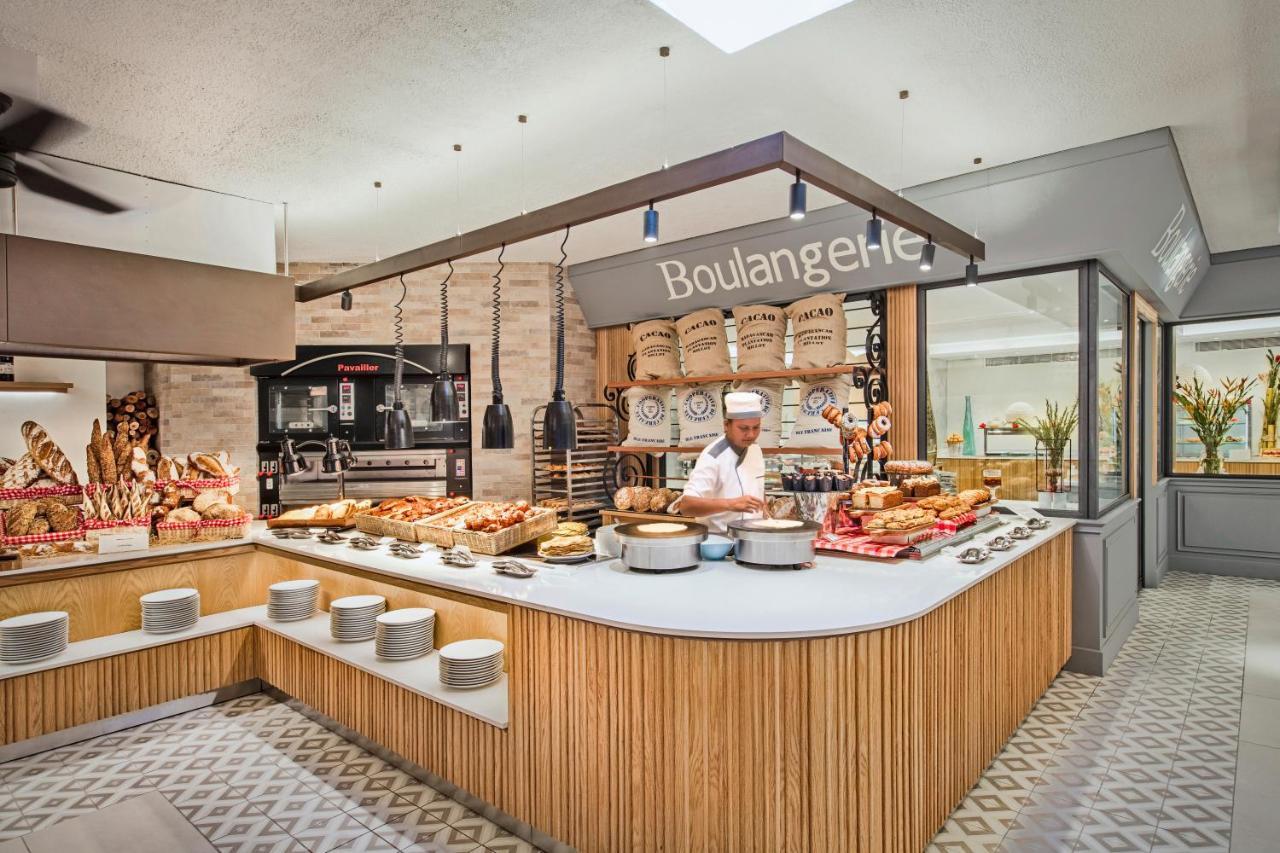 Constance Belle Mare Plage Bagian luar foto Boulangerie at the hotel