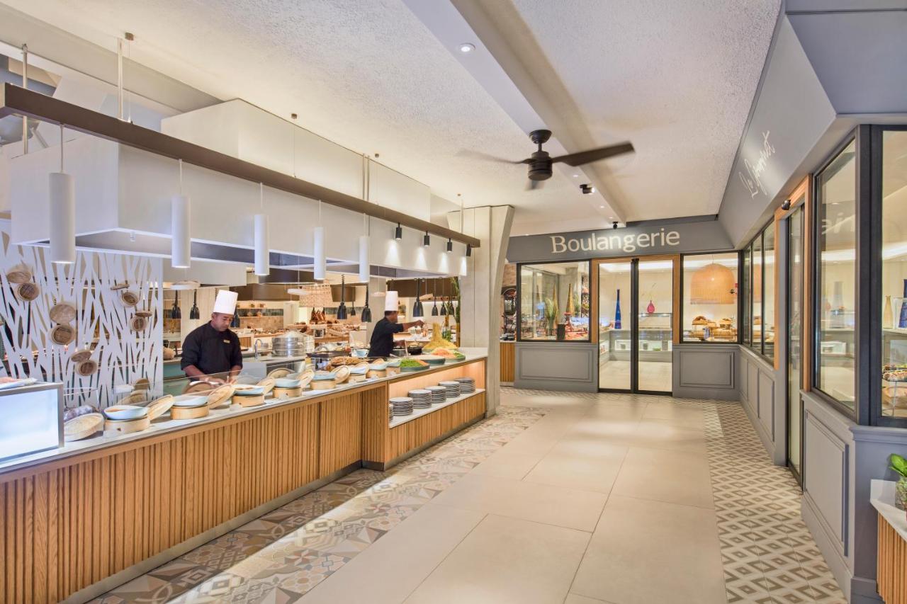 Constance Belle Mare Plage Bagian luar foto Boulangerie at The Village