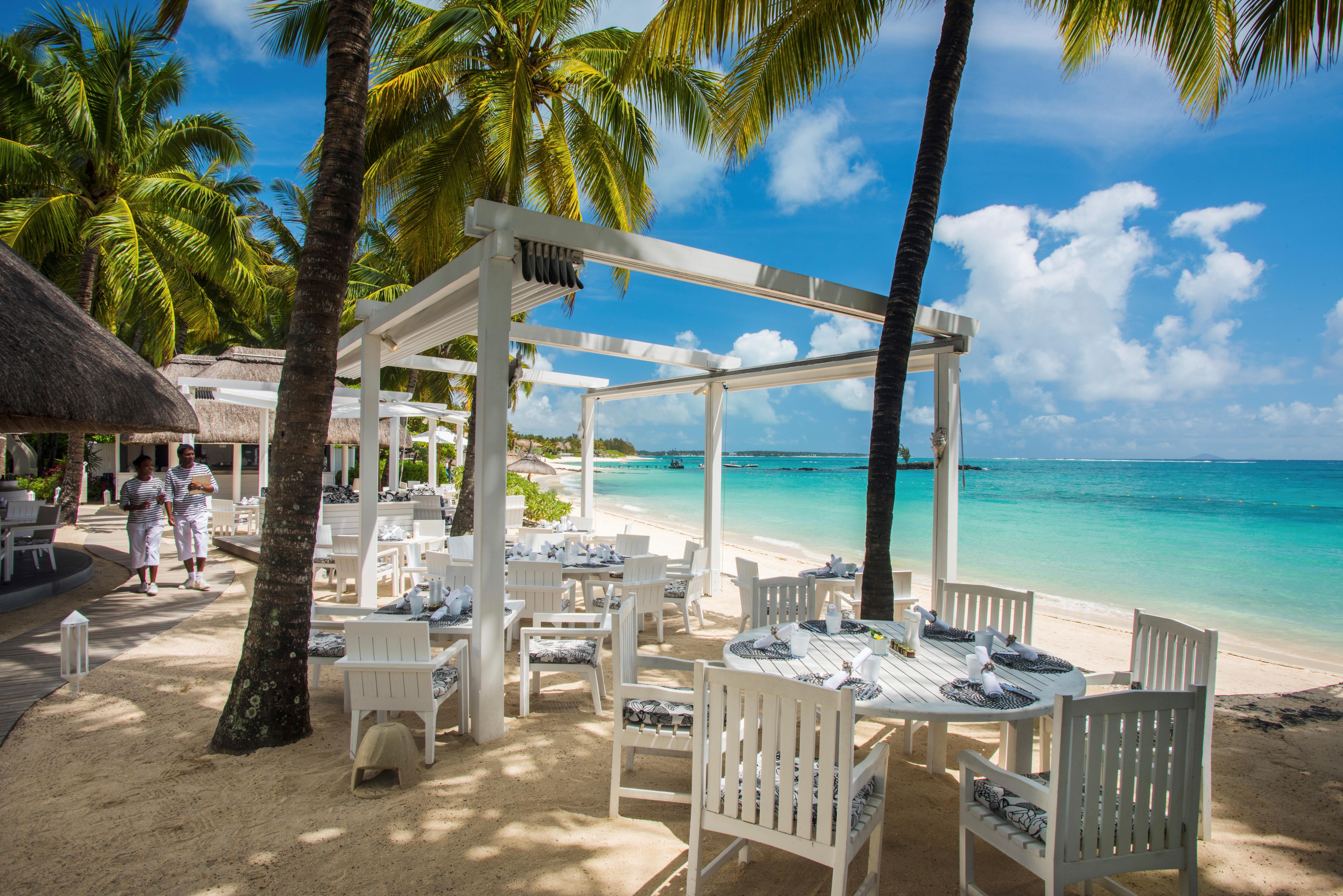 Constance Belle Mare Plage Bagian luar foto Beachfront dining at Sandals South Coast