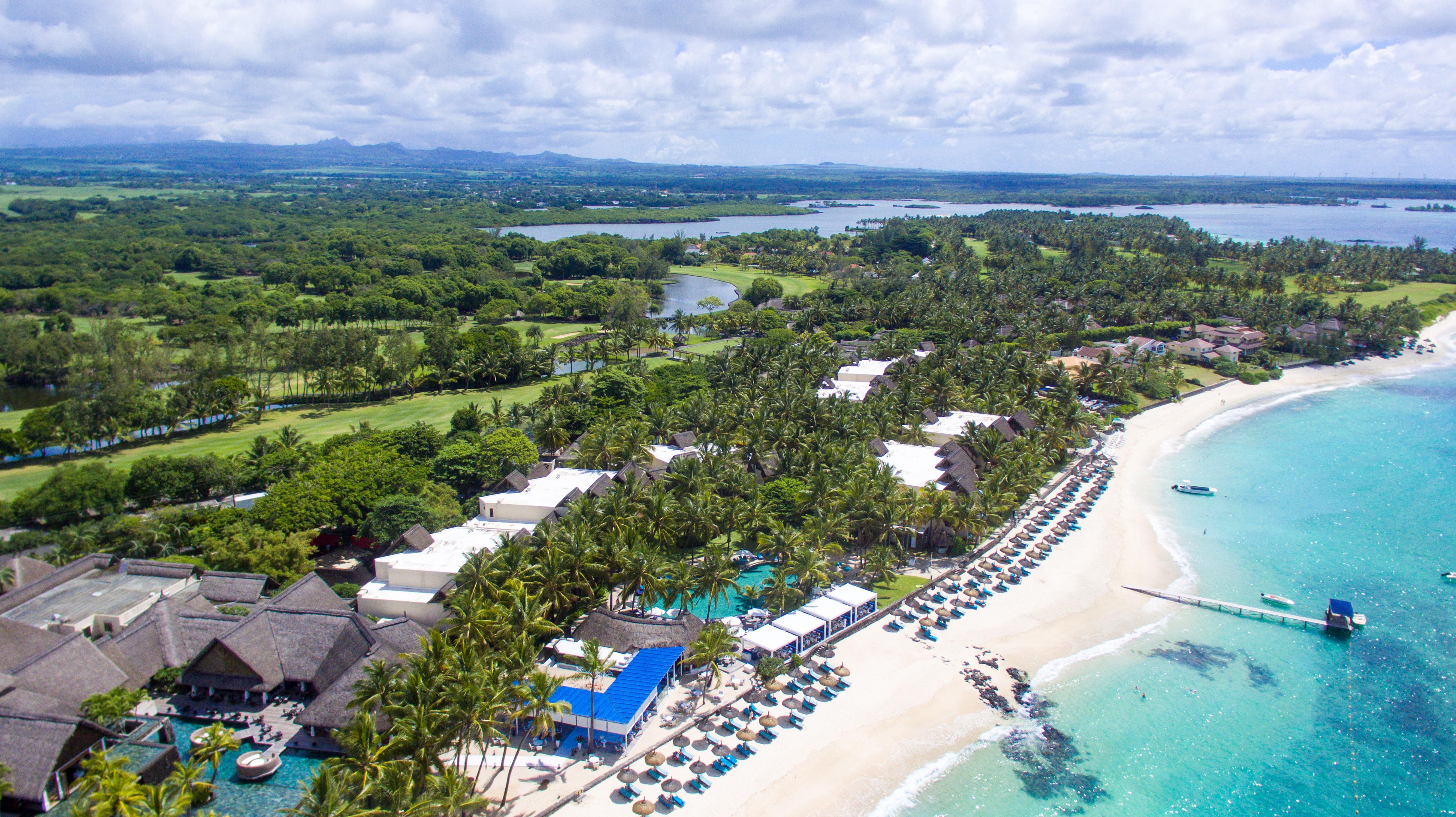 Constance Belle Mare Plage Bagian luar foto Aerial view of the resort
