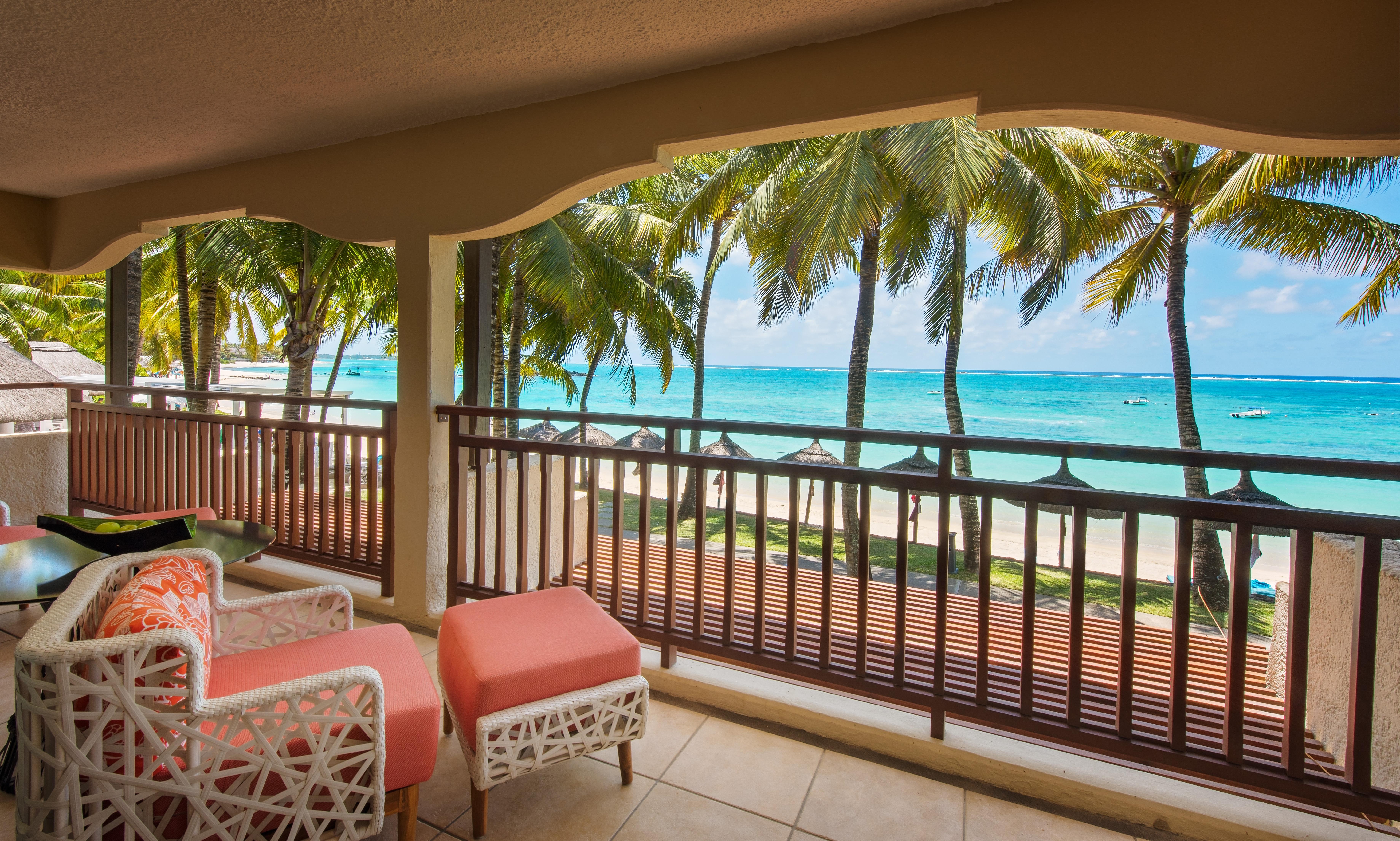 Constance Belle Mare Plage Bagian luar foto View from a suite at the Hilton La Romana