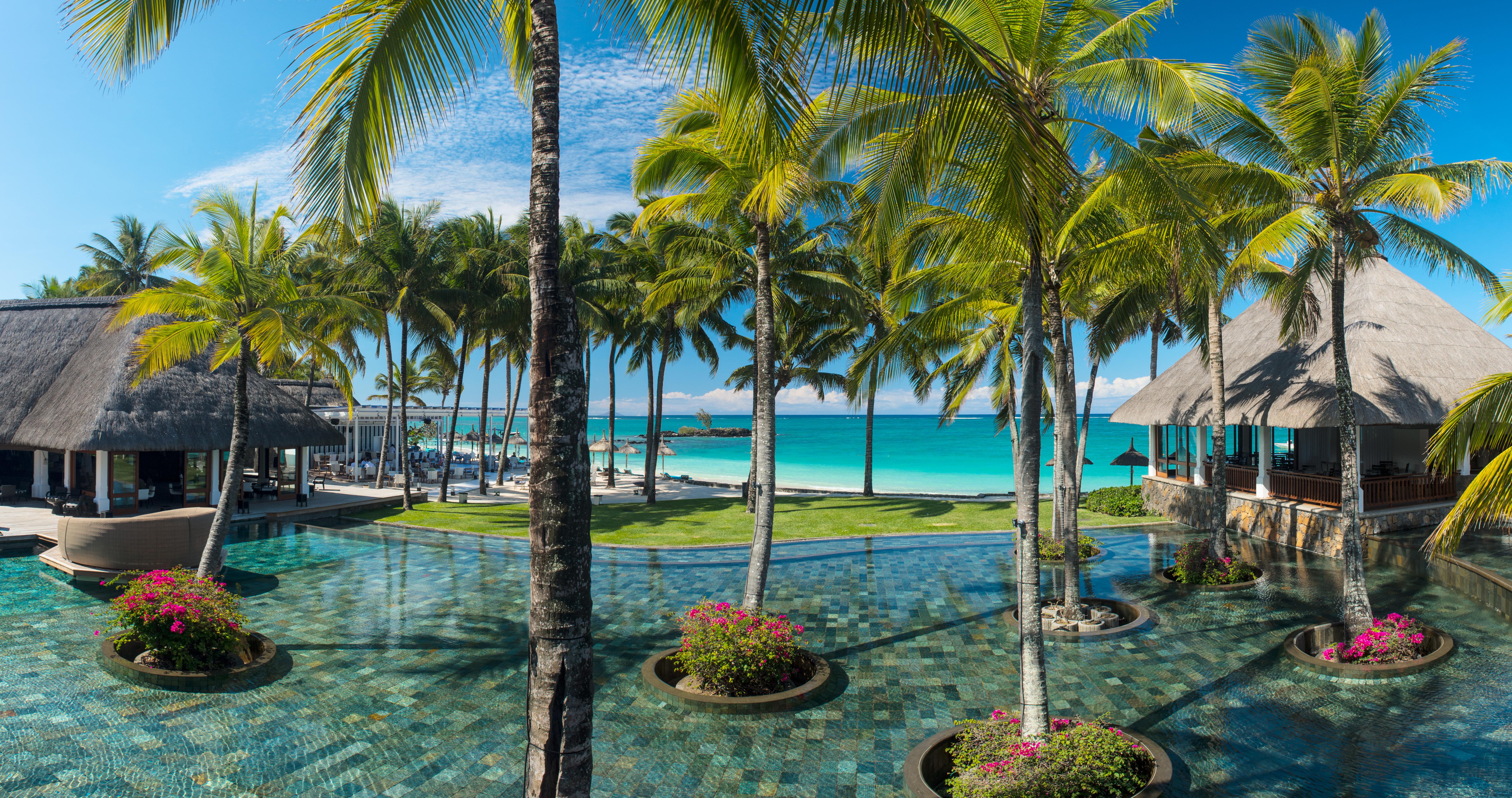 Constance Belle Mare Plage Bagian luar foto View of the beach at the resort