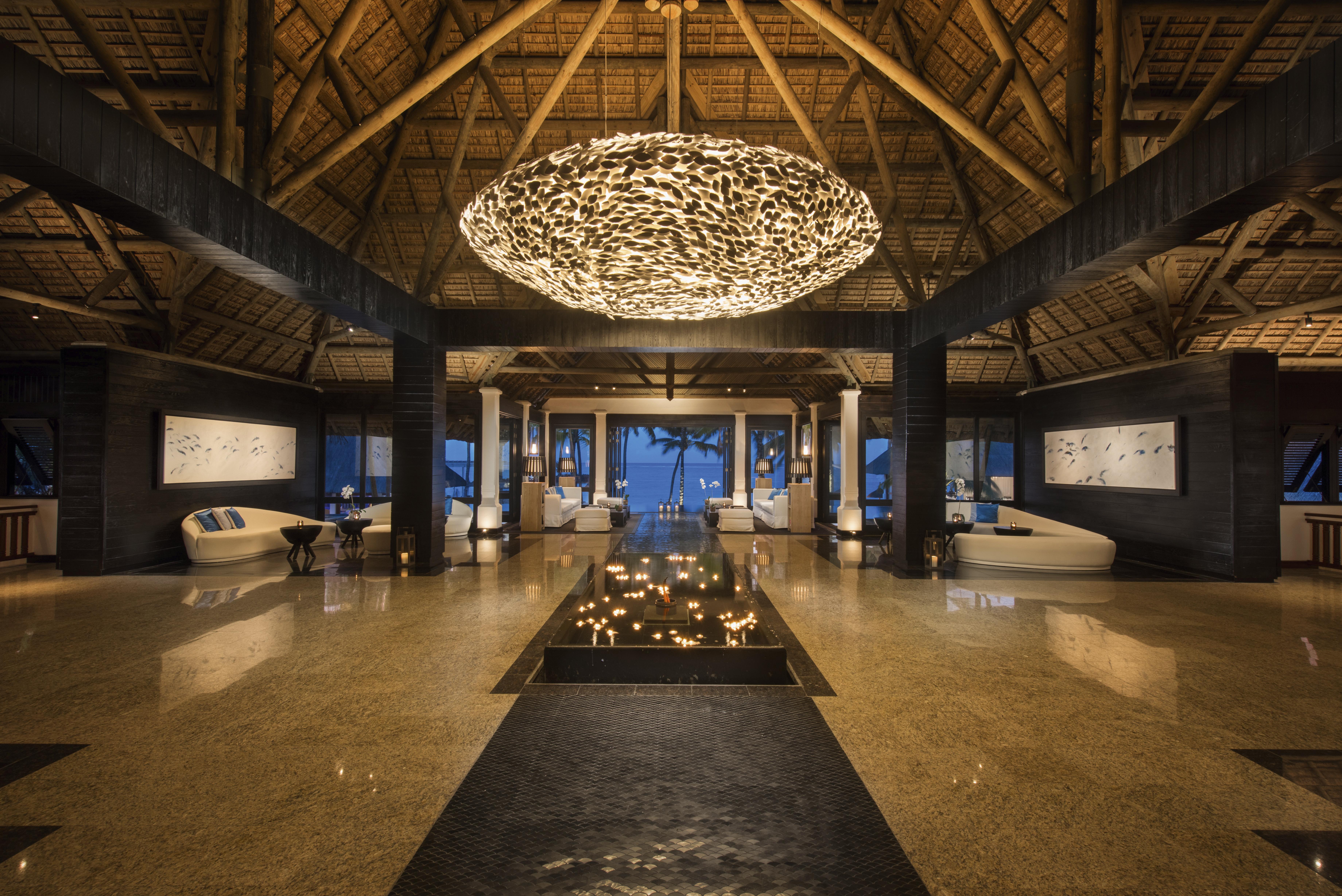 Constance Belle Mare Plage Bagian luar foto The lobby of the resort