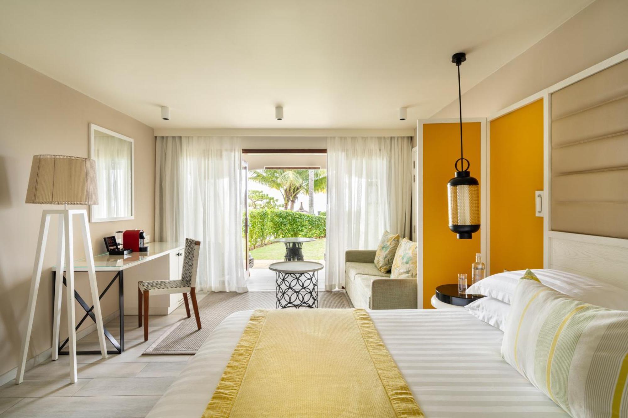Constance Belle Mare Plage Bagian luar foto Deluxe Beachfront Room